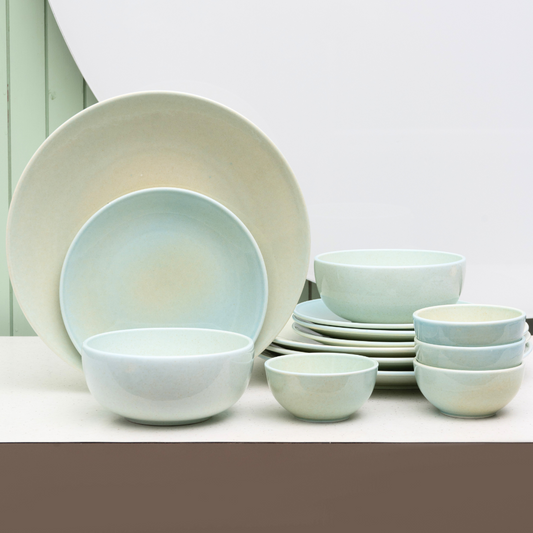 Reactive Forest Green Porcelain Dinner Set- 14 piece, For Family of 4